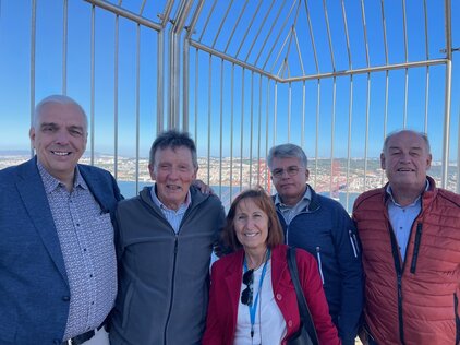 Gruppenbild mit Vorstand des Vereins